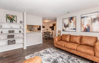 2 beds, 2 baths, 978 sqft, $1,049