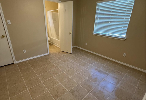 6739 FREEDOM OAKS