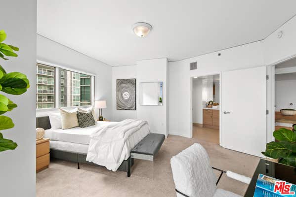 2 beds, 3 baths, 1,735 sqft, $7,500