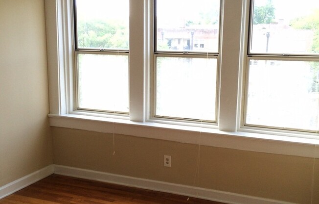 *ONE MONTH FREE!  Charming Historic Apartments Steps from Piedmont Park