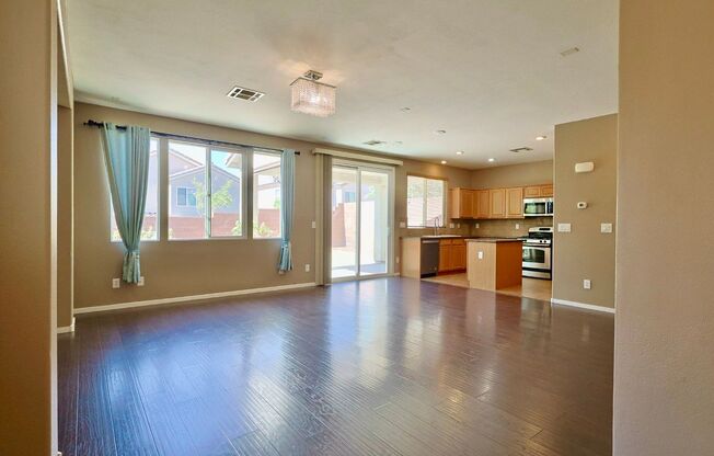 Beautiful 2-story Home in Providence!