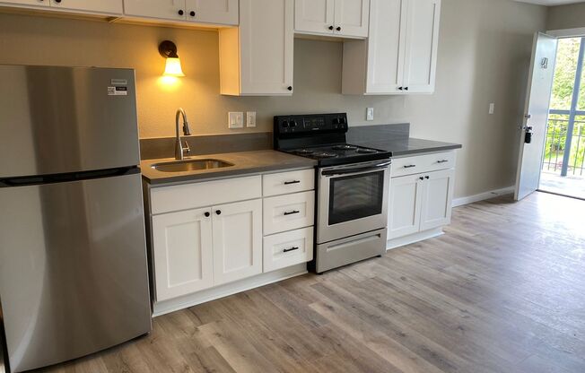 1 bed, 1 bath, 415 sqft, $1,395, Unit 27