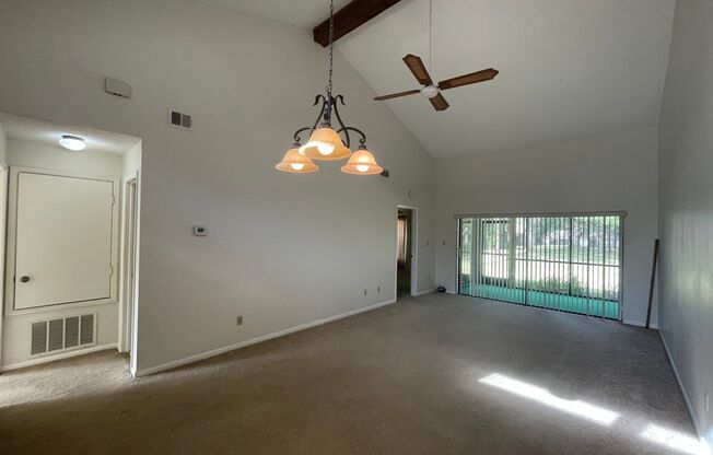 Beautiful 2bed/2ba Town Home in the Amazing Community of Fern Park!