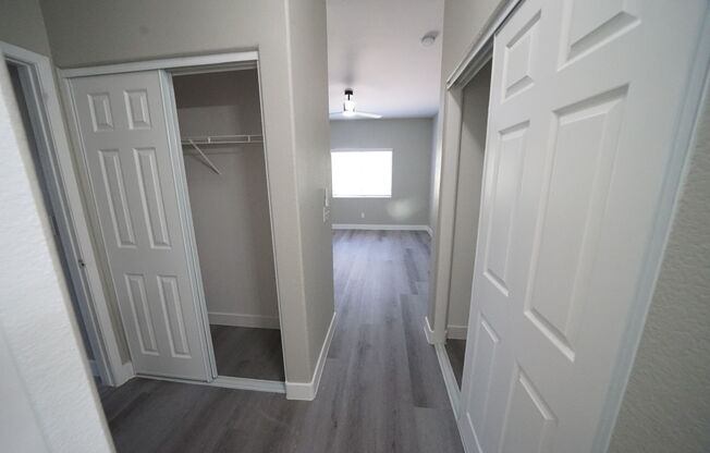 2 beds, 2 baths, $1,395, Unit Building 7 -Clark County-