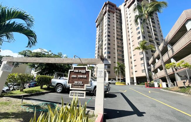 Park At Pearlridge 2 bedroom/ 2bath Condo