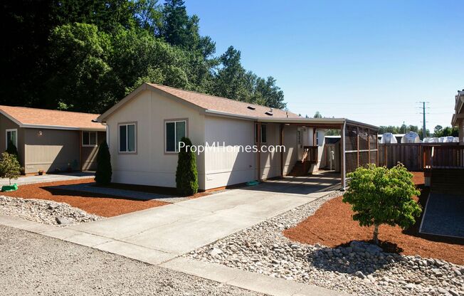 Prime Clackamas Location – 2BR PRICE REDUCTION!