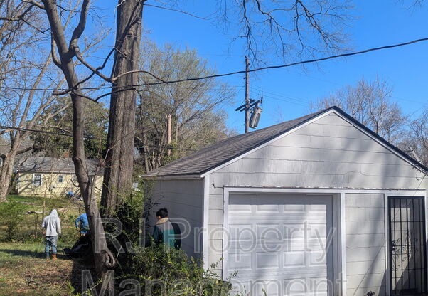 1082 WOODBURY