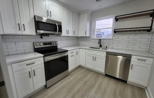 6 HARDING AVE