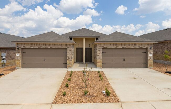 GORGEOUS 3 BEDROOM DUPLEX LOCATED IN CONVERSE, TX!