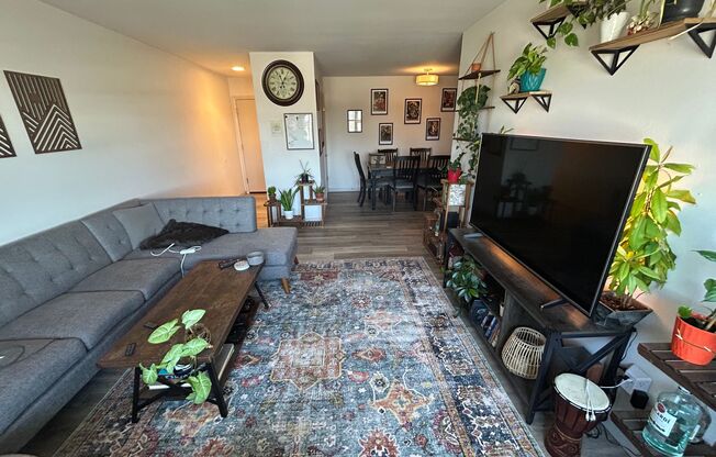 2 beds, 1 bath, $1,395, Unit 114
