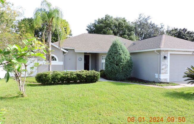 3 bd / 2 ba  Home in Heron Cove!