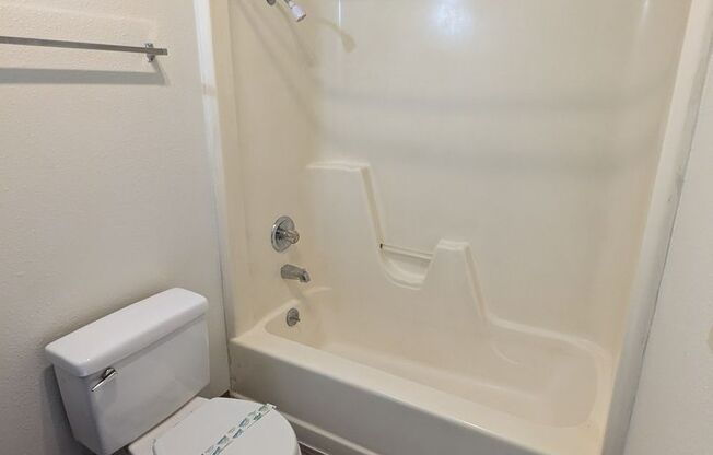 1 bed, 1 bath, $1,050, Unit Anita 3566