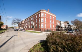 3454 W Lexington