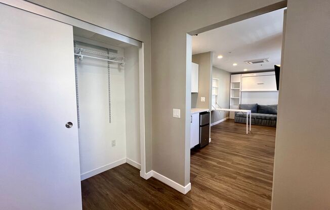 Studio, 1 bath, 315 sqft, $1,775, Unit 435-318