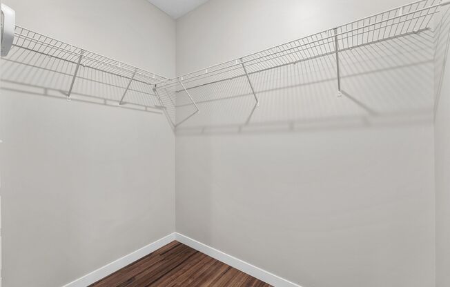 1 bed, 1 bath, 705 sqft, $1,350, Unit 518