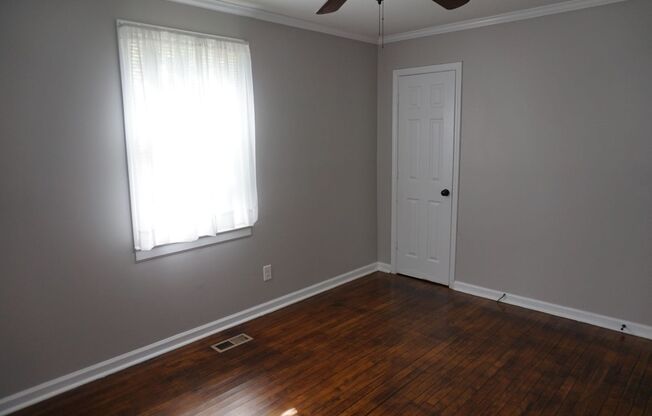 3 beds, 1 bath, $1,400