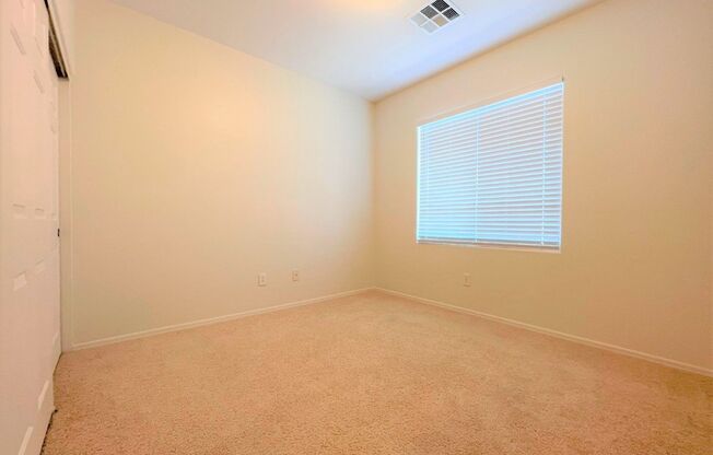 LIGHT, BRIGHT AND OPEN UPSTAIRS UNIT!