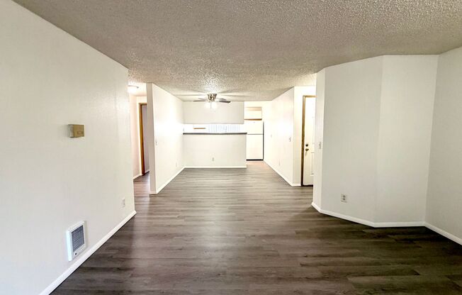 2 beds, 2 baths, 970 sqft, $1,810, Unit M201