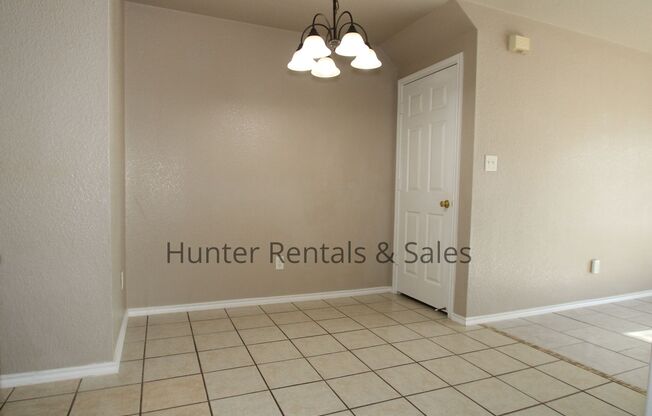 2 beds, 1.5 baths, $775