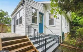 909 Maplewood Ave.