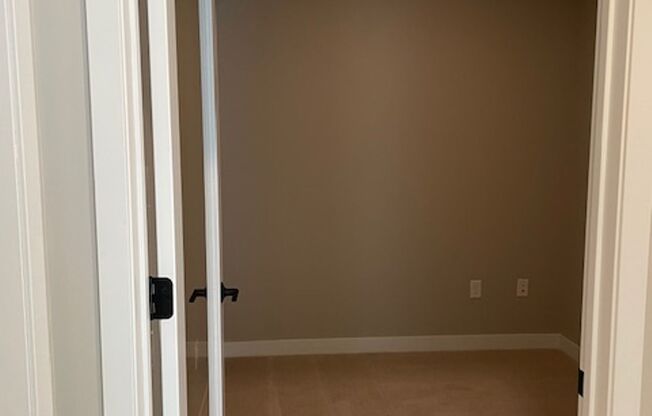 1 bed, 1 bath, 956 sqft, $2,845, Unit 404