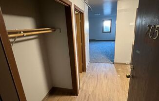 Studio, 1 bath, 1 sqft, $850, Unit 1038 Fond du Lac Ave Unit 205