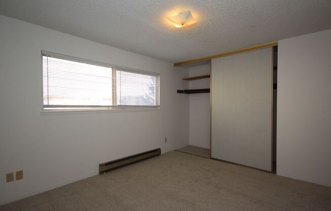 2 beds, 1 bath, $1,600