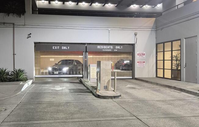 2 beds, 2 baths, 1,264 sqft, $3,100, Unit 207