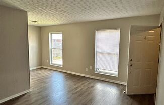 2 beds, 1 bath, $895