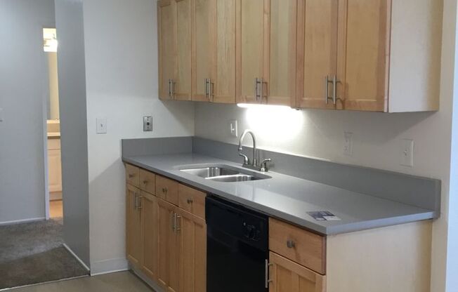 2 beds, 2 baths, 847 sqft, $1,550, Unit 15