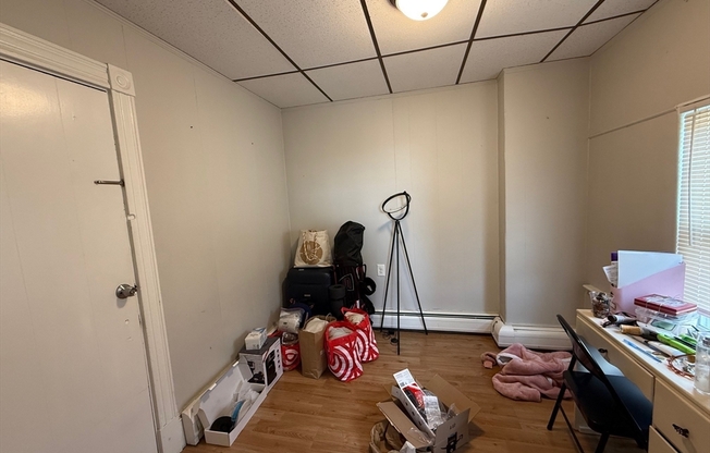 3 beds, 1 bath, 1,296 sqft, $3,400, Unit 3