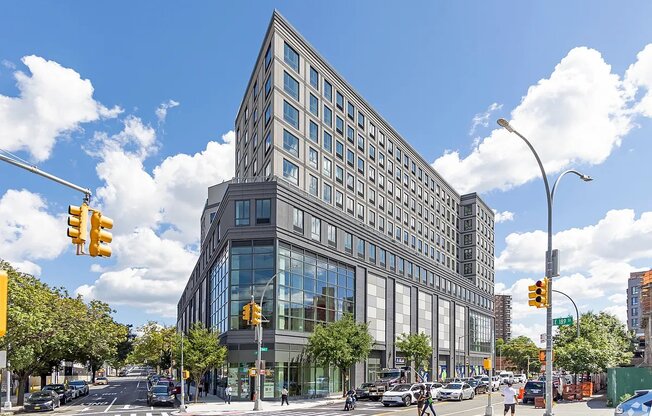 2 beds, 1 bath, $4,975, Unit 515