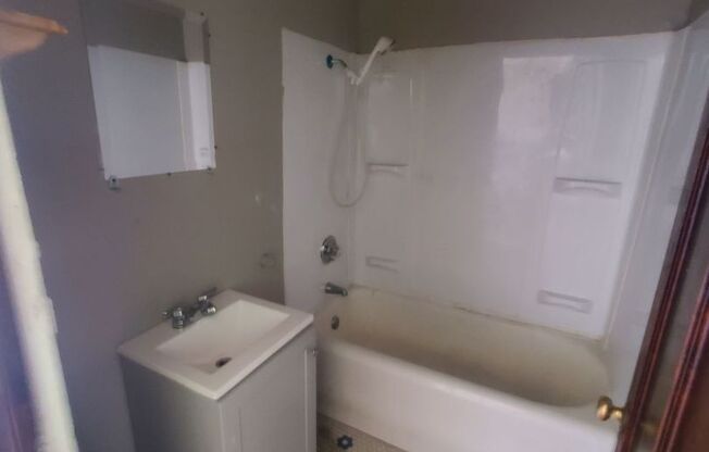 Studio, 1 bath, 325 sqft, $595, Unit #104