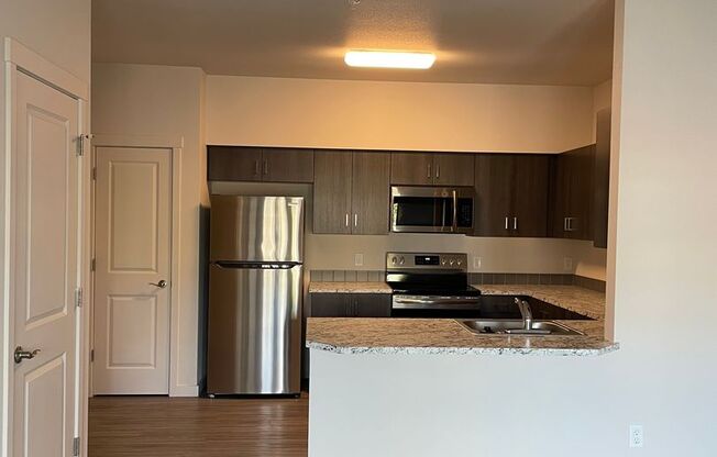 1 bed, 1 bath, 666 sqft, $1,599, Unit 212