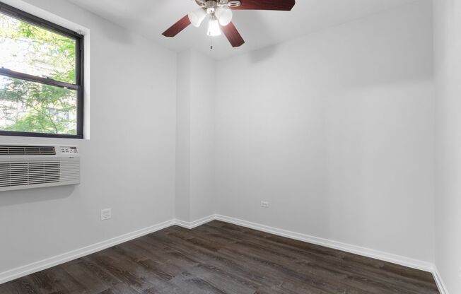 2 beds, 1 bath, $2,300, Unit 201