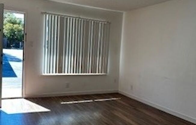 1 bed, 1 bath, 700 sqft, $1,299, Unit 39