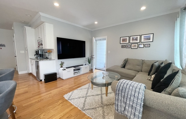58 STARBIRD AVE