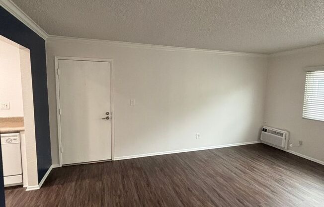 1 bed, 1 bath, 750 sqft, $2,220, Unit 714