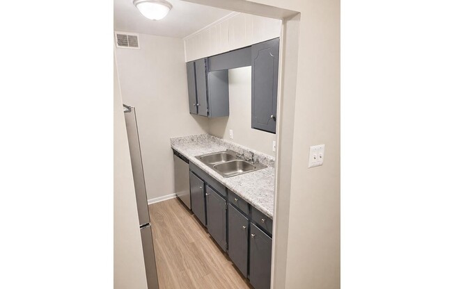 1 bed, 1 bath, 770 sqft, $810