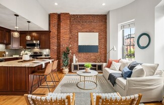 529 Columbus Ave
