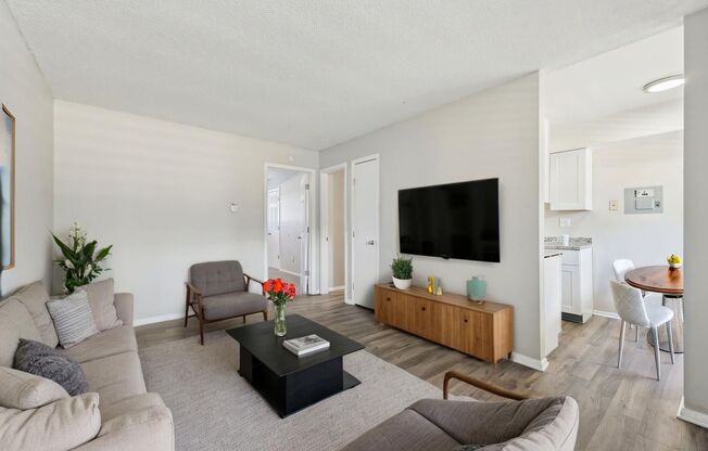 Feel Connected at Pebble Creek