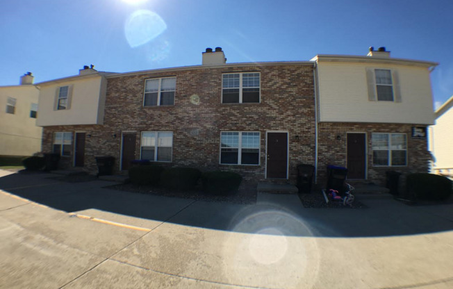 3 beds, 1.5 baths, $1,275