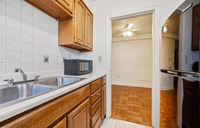 1 bed, 1 bath, 851 sqft, $1,000, Unit 306