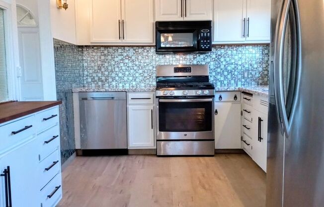 Refurbished 3bd Single Story House With Carport & Large Yards