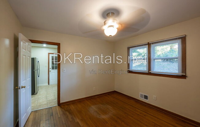 3 beds, 2 baths, 1,160 sqft, $1,900