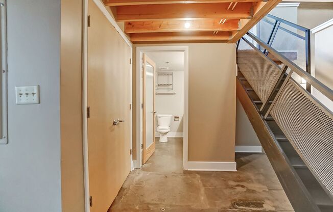 1 bed, 1 bath, 1,111 sqft, $1,613, Unit 3301-403