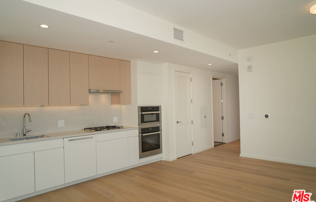 1 bed, 1 bath, 822 sqft, $3,200, Unit 1002