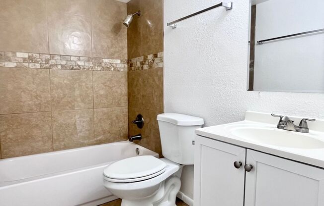 2 beds, 1 bath, $1,195, Unit 208