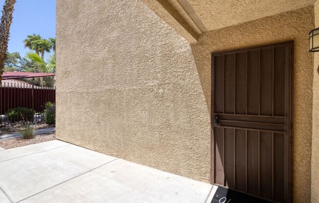 1 bed, 1 bath, $2,100, Unit # 1043