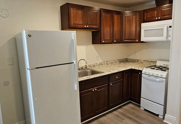 1 bed, 1 bath, 400 sqft, $1,875, Unit 03